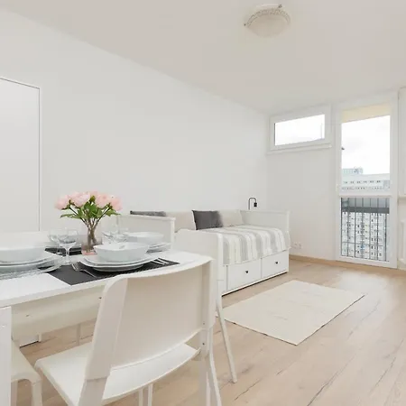 Wola Business Sunny & Spacious By Renters Appartement *