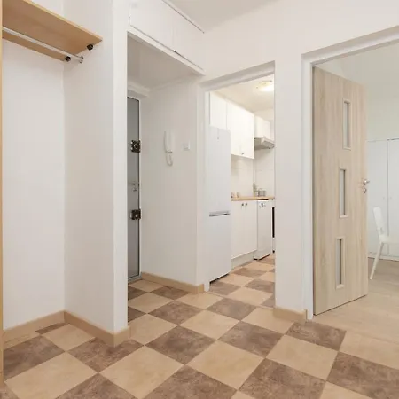 Appartement Wola Business Sunny & Spacious By Renters Warschau